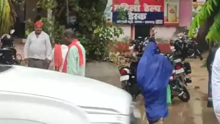 पट्टी: बारिश से तालाब में तब्दील हुई पट्टी कोतवाली, फरियादियों को हो रही है परेशानी #jansamasya