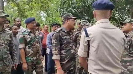 हज़ारीबाग: जोराकाठ में अपराधियों द्वारा वाहनों को आग लगाने के मामले में पुलिस अधीक्षक ने घटनास्थल का जायजा लिया