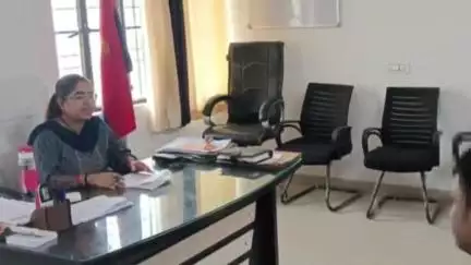 प्रतापगढ़: क्षेत्राधिकारी सदर द्वारा जनसुनवाई में कार्यालय पर सुनी गई जन समस्याएं