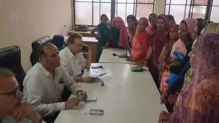 टीकमगढ़: कृषि महाविद्यालय में कार्यरत महिलाओं को 18 माह से वेतन नहीं मिला, कलेक्ट्रेट में की शिकायत