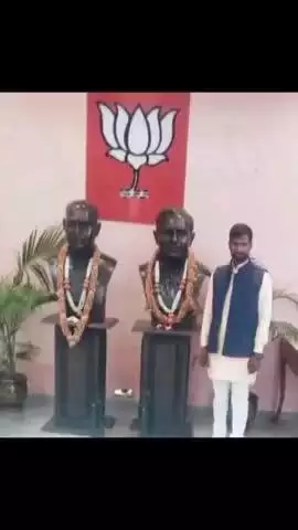 जिस ओर जवानी चलती है उस ओर ज़माना चलता है 🤝