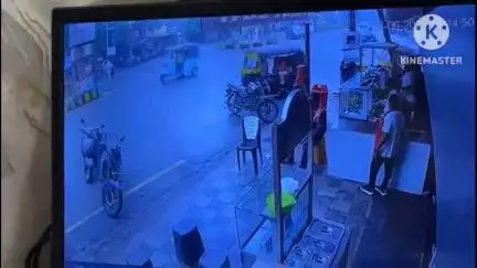 कोरबा: सुभाष चौक पर टैंकर ने कार को ठोका, बाल-बाल बची पिता-पुत्री की जान, यातायात विभाग की लापरवाही उजागर