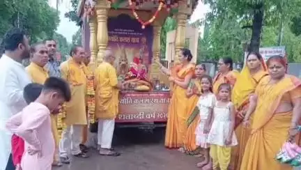 पानसेमल: अखिल गायत्री शांतिकुंज हरिद्वार से निकली ज्योति कलश यात्रा खेतिया पहुंची, श्रद्धालुओं ने किया स्वागत