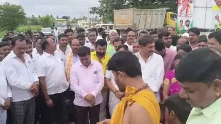 ರಾಮನಗರ: ಹೆಜ್ಜಾಲ ಬಳಿ ರಸ್ತೆ ಅಭಿವೃದ್ಧಿ ಕಾಮಗಾರಿಗೆ ಶಾಸಕ ಬಾಲಕೃಷ್ಣ ಶಂಕುಸ್ಥಾಪನೆ