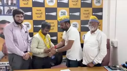 મોરબી: વિસાવદરમાં આમ આદમી પાર્ટીના શિક્ષિત ઉમેદવાર ગોપાલભાઈ ઇટાલીયા નો વિજય થતા શહેરમાં શિક્ષિત યુવાનો પાર્ટી સાથે જોડાયા