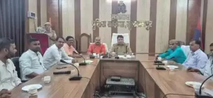 सुल्तानपुर: सुल्तानपुर में व्यापारी सुरक्षा प्रकोष्ठ की हुई बैठक, उठे अवैध वसूली और व्यापारी पर हमले के मुद्दे