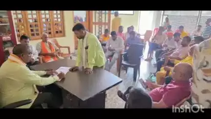 बलरामपुर: गोविंद बाग स्थित कैंप कार्यालय पर सदर विधायक ने जनता दर्शन में सुनी क्षेत्रवासियों की समस्याएं