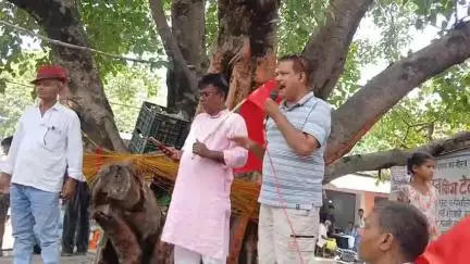 बैरिया: पटजीरवा में भाकपा माले ने नुक्कड़ सभा में भाजपा सरकार पर साधा निशाना, नरेंद्र मोदी को बताया जुमलाबाज