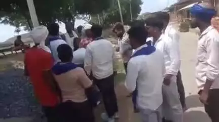 चकिया: दाऊदपुर में आजाद समाज पार्टी ने जन सम्पर्क कर चलाया सदस्यता अभियान
