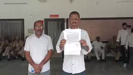 खलीलाबाद: महुली थाने के जयराम पट्टी गांव में हाई कोर्ट के स्टे ऑर्डर के बावजूद 25 बीघा जमीन का हुआ बैनामा, पीड़ित DM से मिला