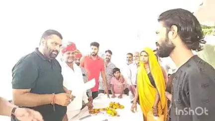 माण्डल: पालड़ी में पंडित दीनदयाल उपाध्याय अन्त्योदय सम्बल पखवाड़ा के तहत शिविर का आयोजन, मांडल विधायक ने आमजन की सुनी जनसमस्या