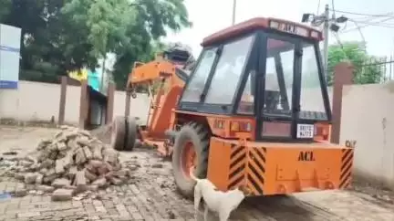 बाढ़: सवेरा चौक के पास हाइड्रा क्रेन ने एक बुजुर्ग महिला को कुचला