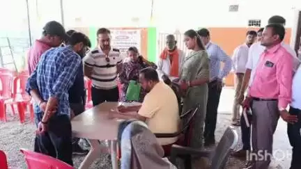 बेमेतरा: बेमेतरा के शा. हाई स्कूल रोड स्थित कार्यालय में MLA दीपेश साहू ने विधानसभावासियों की सुनी फरियाद, निराकरण के दिए निर्देश