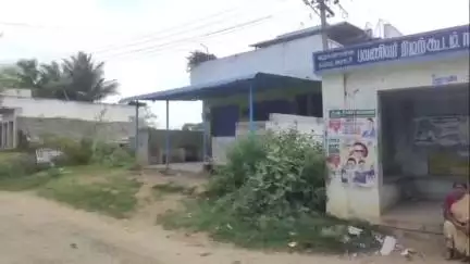 ஊத்தங்கரை: சிங்காரப்பேட்டை அருகே நடுப்பட்டி பகுதி-மின்கம்பத்தில் லாரி மோதி விபத்து மின்சாரம் துண்டிக்கப்பட்டதால் பொதுமக்கள் அவதி அடைந்து வருகின்றனர் #localissue