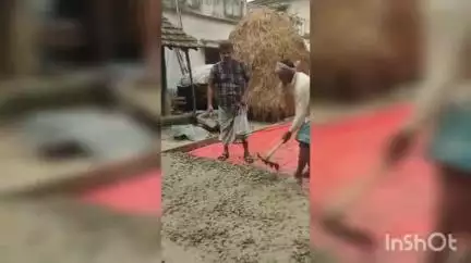 রতুয়া ২: এলাকাবাসীর দীর্ঘদিনের সমস্যা দূর করতে সম্বলপুর এলাকায় কংক্রিট ঢালাই রাস্তার কাজের সূচনা পঞ্চায়েত সমিতি কর্তৃপক্ষের