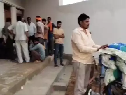 जतारा: किसानों की मांग पर कलेक्टर के निर्देश पर कृषि विभाग ने मूंगफली का बीज उपलब्ध कराया, दिगौड़ा में हुआ वितरण