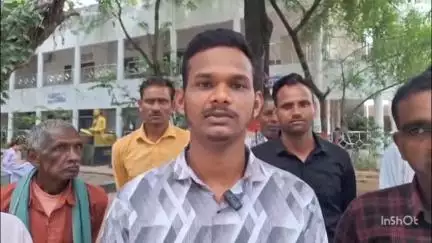 बिलासपुर: महामाया मछुआ सहकारी समिति के लोगों ने जिला कलेक्टर कार्यालय पहुंचकर तालाब के पट्टा जारी करने की शिकायत दर्ज कराई
