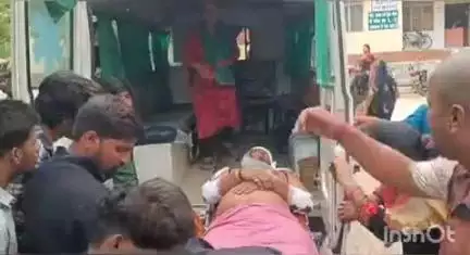 रॉबर्ट्सगंज: लोढ़ी में खनन अधिकारी की गाड़ी के धक्के से युवक घायल, वाराणसी रेफर किया गया