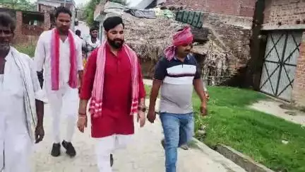 27 जनवरी 2025 से प्रतिदिन गांव गांव व घर-घर जाकर की पीडीए  पर मीटिंग व पीडीए पर चर्चा

आज दिनाँक 24 जून को 136 ददरौल विधानसभा के ग्राम पंचायत~ माजरा के कश्यप व पाल समाज के लोगो के द्वारा आज मीटिंग कि गई और साथ में पीडीए पर चर्चा