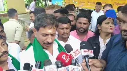 ರಾಮನಗರ: ಸಿಎಂ, ಡಿಸಿಎಂ ಬಳಿ ಮಾತನಾಡಿ ಸಮಸ್ಯೆ ಬಗೆಹರಿಸಿಕೊಳ್ಳಿ: ಮುತ್ತರಾಯನಗುಡಿಪಾಳ್ಯದಲ್ಲಿ ಶಾಸಕ‌ ಬಾಲಕೃಷ್ಣ