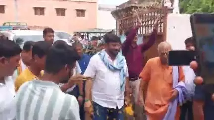 मधुपुर: मंत्री हफीजुल हसन ने मधुपुर में दो उच्च विद्यालयों के +2 में अपग्रेड होने के कार्यक्रम का किया उद्घाटन