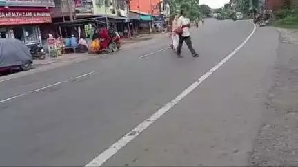 দেগঙ্গা: দেগঙ্গার একটি গ্রামে গৃহবধূকে শারীরিক ও মানসিক নির্যাতনের অভিযোগ স্বামীর বিরুদ্ধে, থানায় অভিযোগ দায়ের