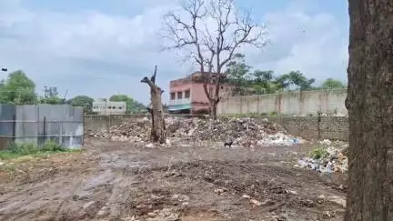 सिमडेगा: सिमडेगा नगर परिषद द्वारा शहर के बीचो बीच गुलजार गली में कचरा डंपिंग यार्ड बनाने से लोगों में परेशानी #jansamasya