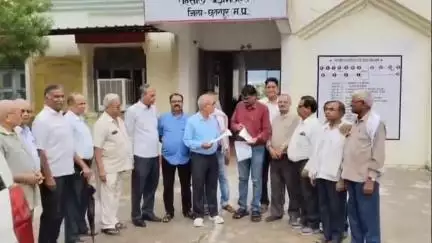बड़ा मलेहरा: बड़ामलहरा में पेंशनर्स एसोसिएशन ने पेंशन संशोधन विधेयक 2025 के विरोध में ज्ञापन सौंपा