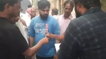 मुरैना नगर: गंदी पोखर क्षेत्र में सार्वजनिक रास्ता बंद करने से परेशान लोग, पुरानी कलेक्ट्रेट पर SDM को दिया ज्ञापन