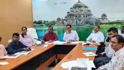 सासाराम: मुख्य सचिव की अध्यक्षता में सासाराम में विभिन्न विभागों की समीक्षा बैठक आयोजित