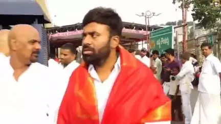 తిరుమల శ్రీవారి సేవలో పలువురు ప్రముఖులు