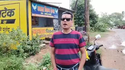 धमतरी से सिहावा मार्ग पर हाइवा ईतना स्पीड से चलाते है ग्राम अछोटा के पास एक गौ माता को एक्सीडेंट करके भाग गया....