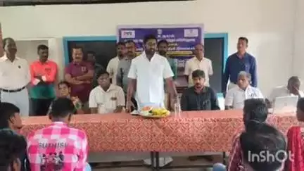 உடையார்பாளையம்: தா.பழூர் அரசு மேல்நிலைப் பள்ளியில், அரசு தொழிற்பயிற்சி நிலையத்தின் சேர்க்கையினை, தொடங்கி வைத்த ஜெயங்கொண்டம் எம்எல்ஏ
