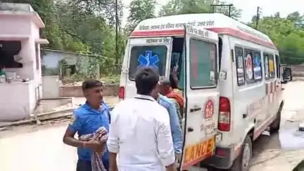 मऊ: अदरी में कबाड़ी दुकानदार को मनबढ़ों ने मारपीट कर गंभीर रूप से घायल किया, जिला अस्पताल में भर्ती