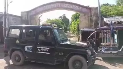 फतेहपुर: असोथर में चोरों ने नगदी सहित लाखों का इलेक्ट्रॉनिक दुकान और पान की गुमटी से चोरी की, पीड़ितों ने थाने में दी तहरीर