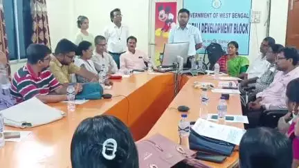 কুলতলি: সাপের দংশনে অধিকাংশ মানুষজন ডিপ্রেশনে যাওয়ার বিষয় নিয়ে কুলঃপঞ্চায়েত সমিতির মিটিং হলে আধিকারিকদের উপস্থিতিতে কর্মশালা