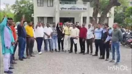 हुज़ूर: बघेली कलाकार मनीष पटेल पर कार्रवाई की मांग, करणी सेना ने पुलिस अधीक्षक को सौंपा ज्ञापन