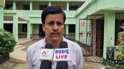 ଜଳେଶ୍ବର: ପାଉଁଶକୁଲି ରାଧାନାଥ ଉଚ୍ଚ ମାଧ୍ୟମିକ ବିଦ୍ୟାଳୟରେ ବୃକ୍ଷରୋପଣ ନହେଇଥିବା ଅଭିଯୋଗ ଉପରେ ଅଧକ୍ଷ ଙ୍କ ପ୍ରତିକ୍ରିୟା
