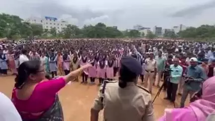 దేవరకద్ర: మాదక ద్రవ్యాల అలవాటుతో భవిష్యత్‌ నాశనమవుతుందని జిల్లా కేంద్రంలో జిల్లా ఎస్పీ జానకి వెల్లడి