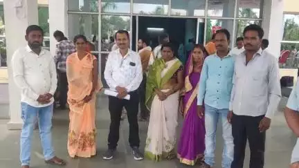 बालाघाट: ग्राम भौरगढ़ में फर्जी आवासीय पट्टे के विरुद्ध सरपंच व ग्रामीणों ने कलेक्टर को सौंपा ज्ञापन