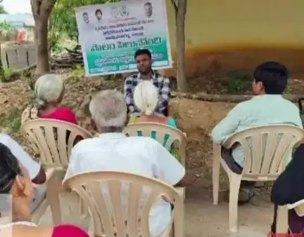 పంటలను జాగ్రత్తగా కాపాడుకుంటే అధిక దిగుబడులు వస్తాయి: రైల్వే కోడూరు వ్యవసాయ అధికారి సందీప్