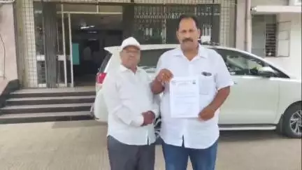 धुळे: आमदार अबू आझमी यांच्या वादग्रस्त वक्तव्याविरोधात सामाजिक कार्यकर्त्यांनी जिल्हाधिकाऱ्यांना दिले निवेदन