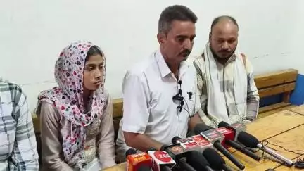 नाहन: कैफे एबल्स नाहन में समाजसेवी जसविंदर सिंह कामा ने पत्रकार वार्ता के माध्यम से कैंसर पीड़िता के लिए मांगी मदद