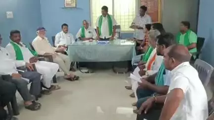 పెగడపల్లె: పెగడపల్లి మార్కెట్ కమిటీ ఆఫీస్‌లో ఏఎంసీ ఛైర్మన్ రాములు గౌడ్ అధ్యక్షతన సాధారణ సమావేశం, పలు అభివృద్ధి పనులపై ఏకగ్రీవ తీర్మాణం