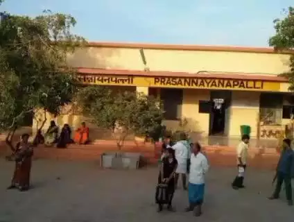 ధర్మవరం రెవెన్యూ డివిజన్ పరిధిలో రైలు కిందపడి గుర్తుతెలియని వృద్ధుడు ఆత్మహత్య
