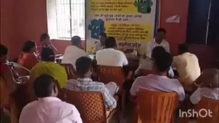 रतनी फरीदपुर: प्रखंड मुख्यालय परिसर में पंचायत सचिव व स्वच्छता कर्मियों की समीक्षात्मक बैठक आयोजित, बीडीओ रहे मौजूद