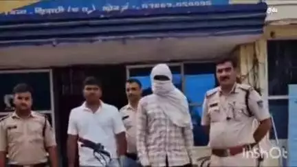 करेरा: मुंगावली स्कूल के सामने से पुलिस ने चोरी की मोटरसाइकिल बरामद कर चोर को गिरफ्तार किया