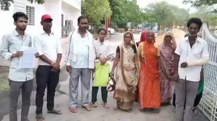 शाजापुर: मकोड़ी में मारपीट, पीड़ित परिवार पहुंचा पुलिस अधीक्षक कार्यालय, आरोपियों पर कार्रवाई की मांग