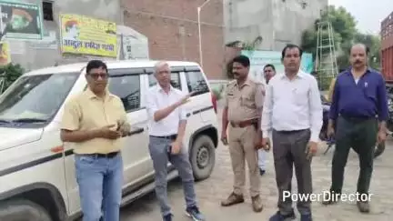 पटियाली: गंजडुंडवारा कस्बा में परिवहन विभाग ने डग्गेमार वाहनों के खिलाफ चलाया अभियान, एक प्राइवेट बस पर की कार्रवाई