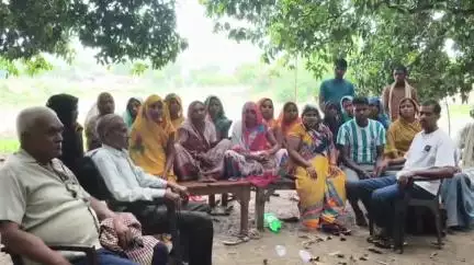लहरपुर: लहरपुर में स्थानीय ईदगाह स्थल पर राष्ट्रीय किसान मजदूर संगठन की बैठक संपन्न हुई